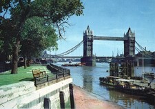 ENGLAND POSTCARD London Tower