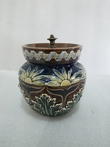 Royal doulton art - doulton, nouveau