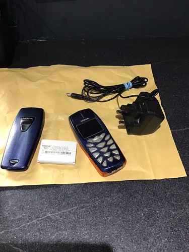 Retro nokia 3510i mobile phone - retro,