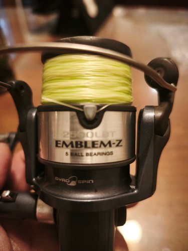 Daiwa emblem z2500lbt lever - emblem,