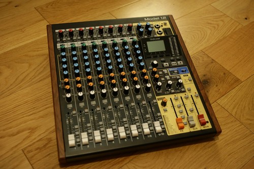 Tascam model digital - model, 12