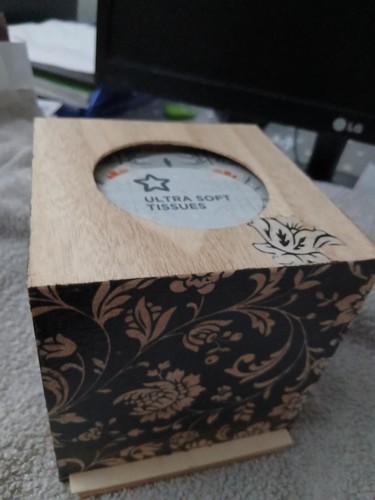 Tissue box cover wooden - -, hand