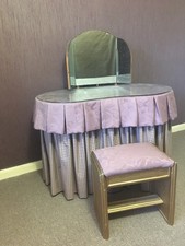 1930's Kidney Shaped Skirted