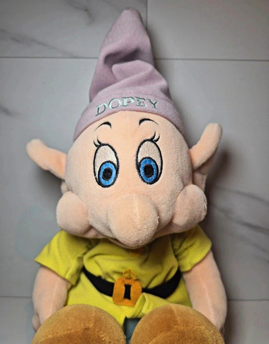Disney store dopey snow - disney,