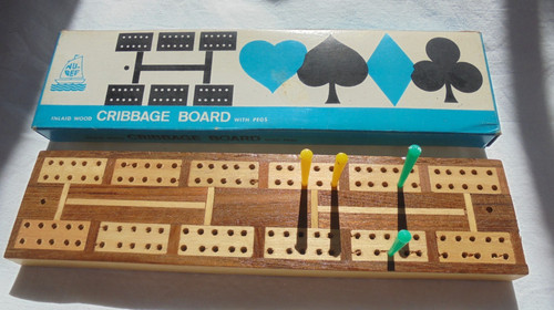 Vintage wooden cribbage board - cribbage,