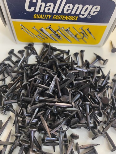 Blued fine cut tacks - fine,