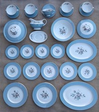 ROYAL DOULTON - ROSE ELEGANS PART DINNER SERVICE SELECTION - TC1010.