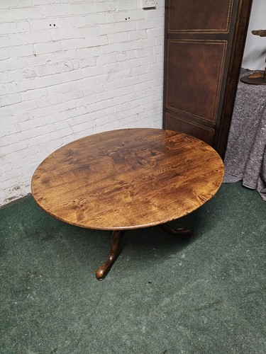 Stunning antique reproduction - stunning, antique/reproduction