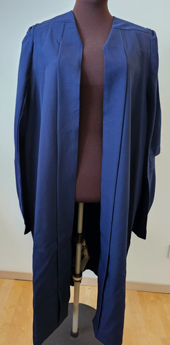 Graduation gown and - hood, ede