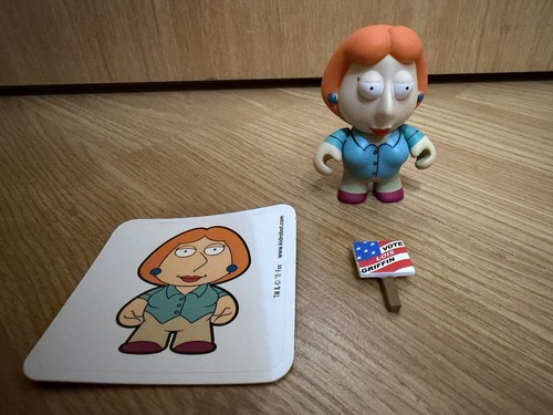 Lois griffin kidrobot family - griffin,