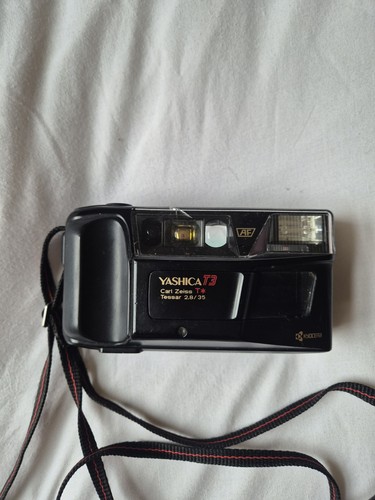 Yashica 35mm film point - film,