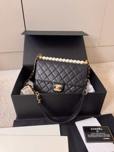 Chanel chic pearls black - chic,