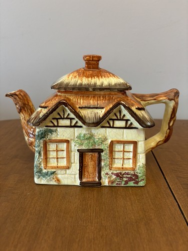 Vintage keele street pottery - keele,