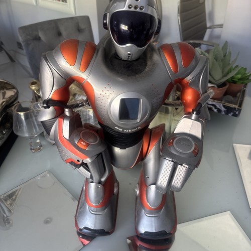 Wowwee robotics media robot - rs,