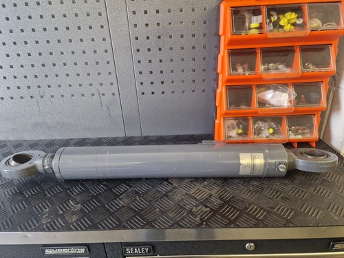 Hydraulic ram 2567491 - 95, 50