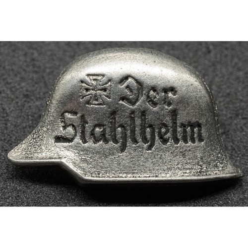 Der stahlhelm ww2 badge - stahlhelm,