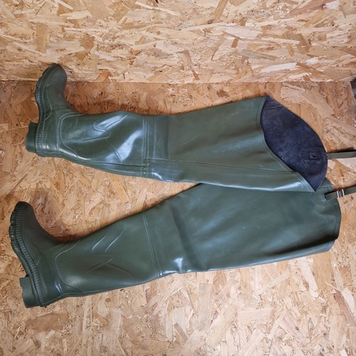 Very rare storm wells waders - very,
