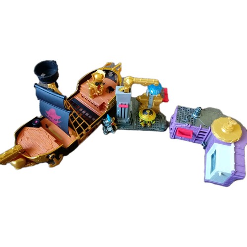 Treasure sunken gold pirate - treasure,