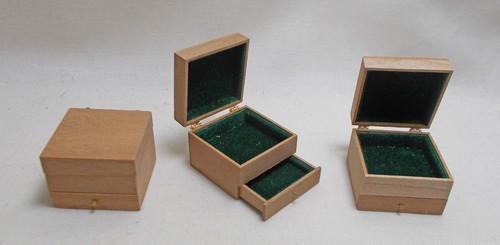 Dolls house velvet - x,