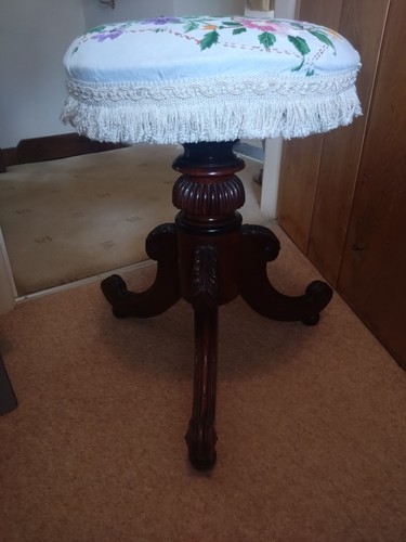 Vintage piano stool - piano,