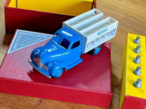Dinky toys atlas ford - toys,