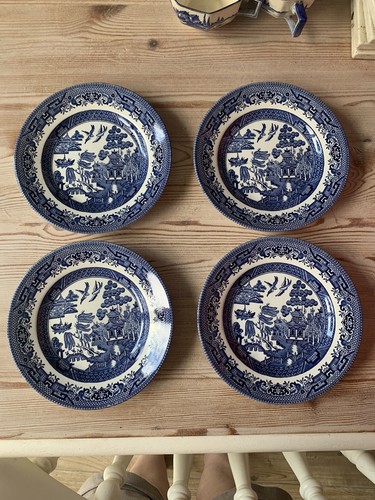 Four plates churchill - -churchill, england