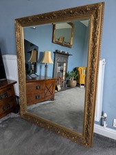 Exquisite Ornament Vintage Art