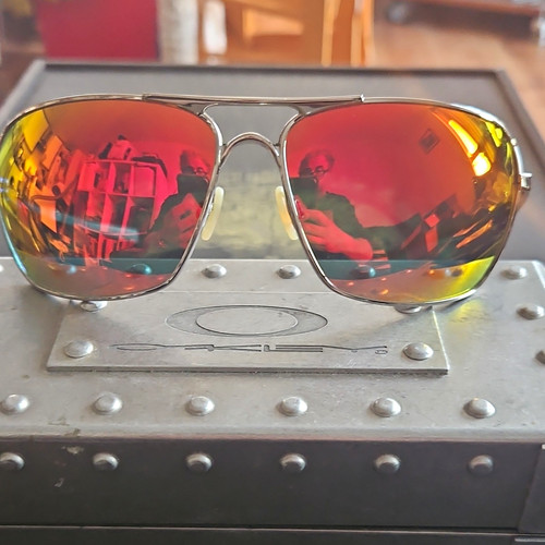 Oakley plaintiff squared men - oakley,