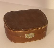 Vintage brown letaher collar