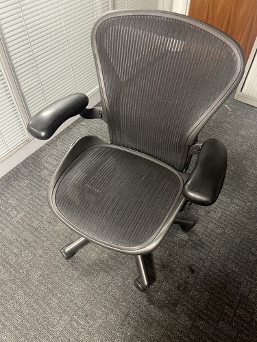 Herman miller aeron chair - herman,