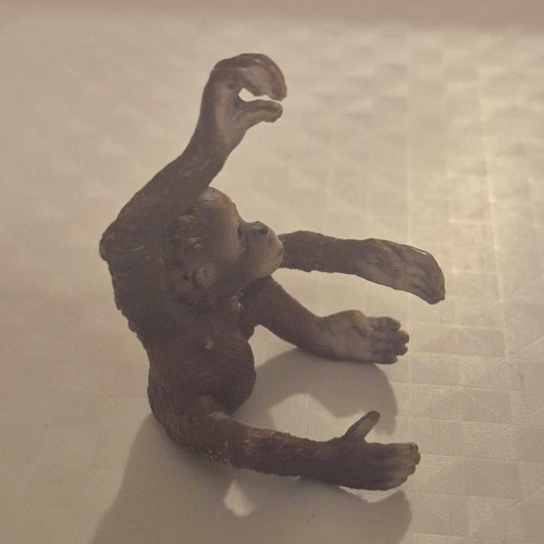 Small plastic monkey ornament - small,