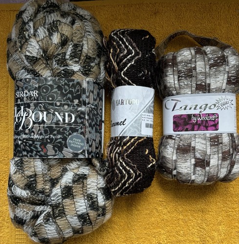 3x100g skeins scarf yarn - 3x100g, of