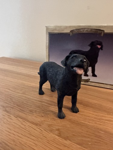 Black labrador dog figurine - labrador,