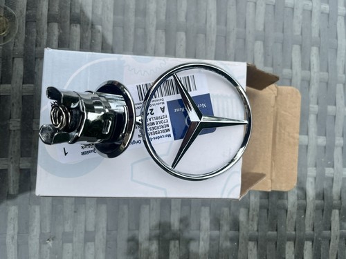 Mercedes benz bonnet - benz,