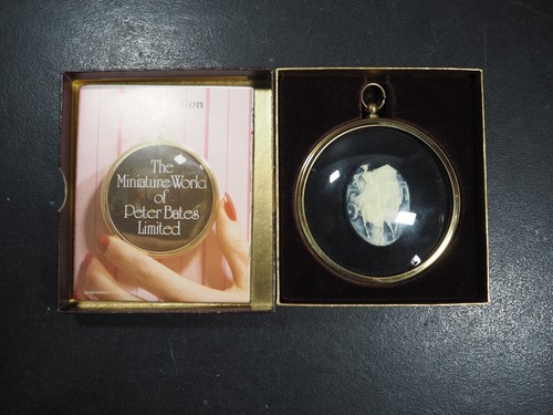 Roman chariot cameo - chariot,