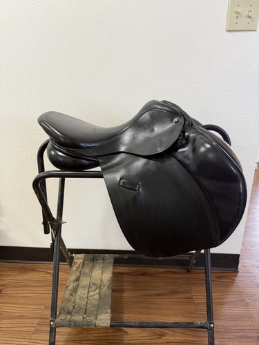 Ideal impala jump saddle - 17.5",
