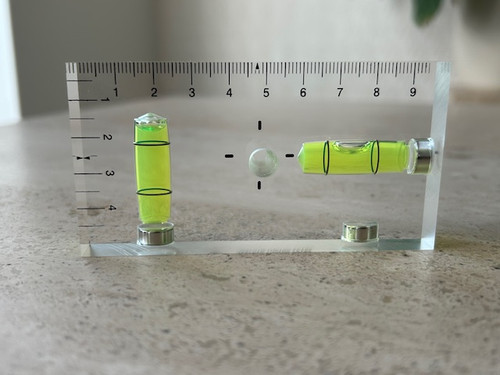 Caravan mini acrylic - acrylic, leveller