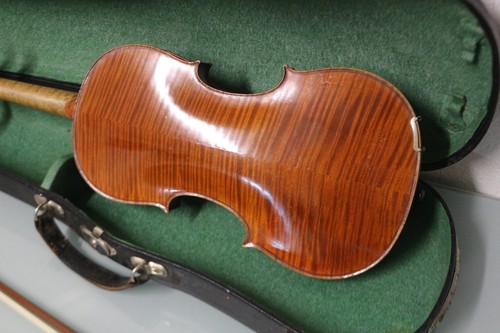 Vintage violin approx - violin,