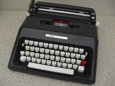 Vintage Olivetti Lettera 37 +