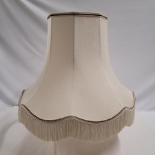 Vintage Scalloped Edge Fringed