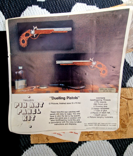 Retro duelling pistols x2 - retro,