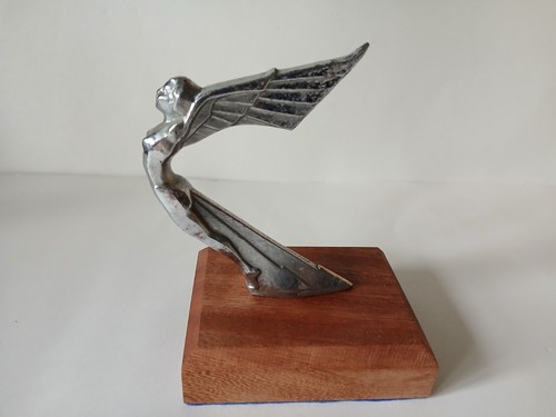 Triumph gloria car mascot - triumph,