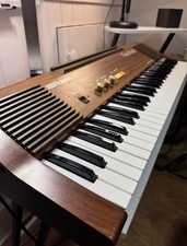 Piano Roland Electronic Piano