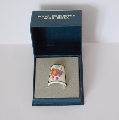 Royal worcester thimble - royal,