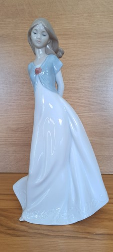 Nao girl porcelain figurine - nao,