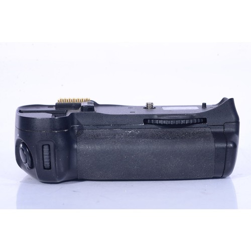 Nikon d10 multifunction - nikon, mb-d10