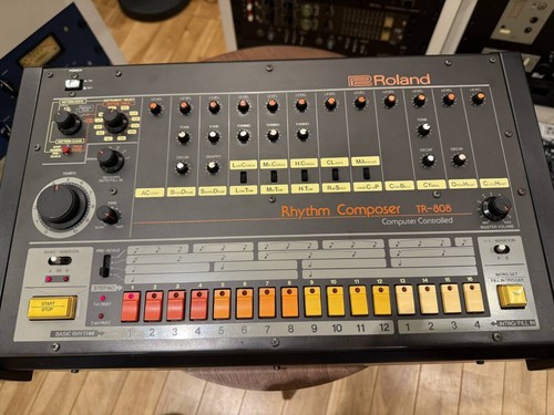 Roland 808 rhythm - roland,