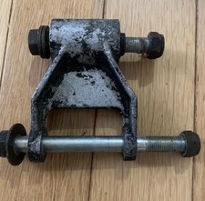 Reliant Rialto Robin Fox Kitten Leaf Spring Hanger Bracket Shackle With Bolts