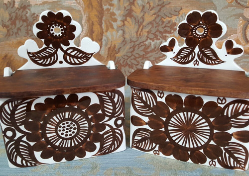 Two salt boxes atelje - two,