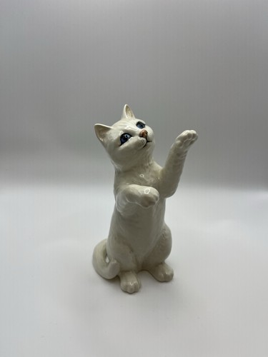 Beswick cat figurine model - cat,